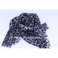 Leopard bedruckter Schal